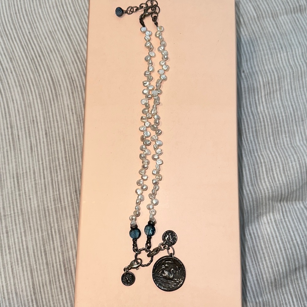 Pearl Necklace with swan pendant